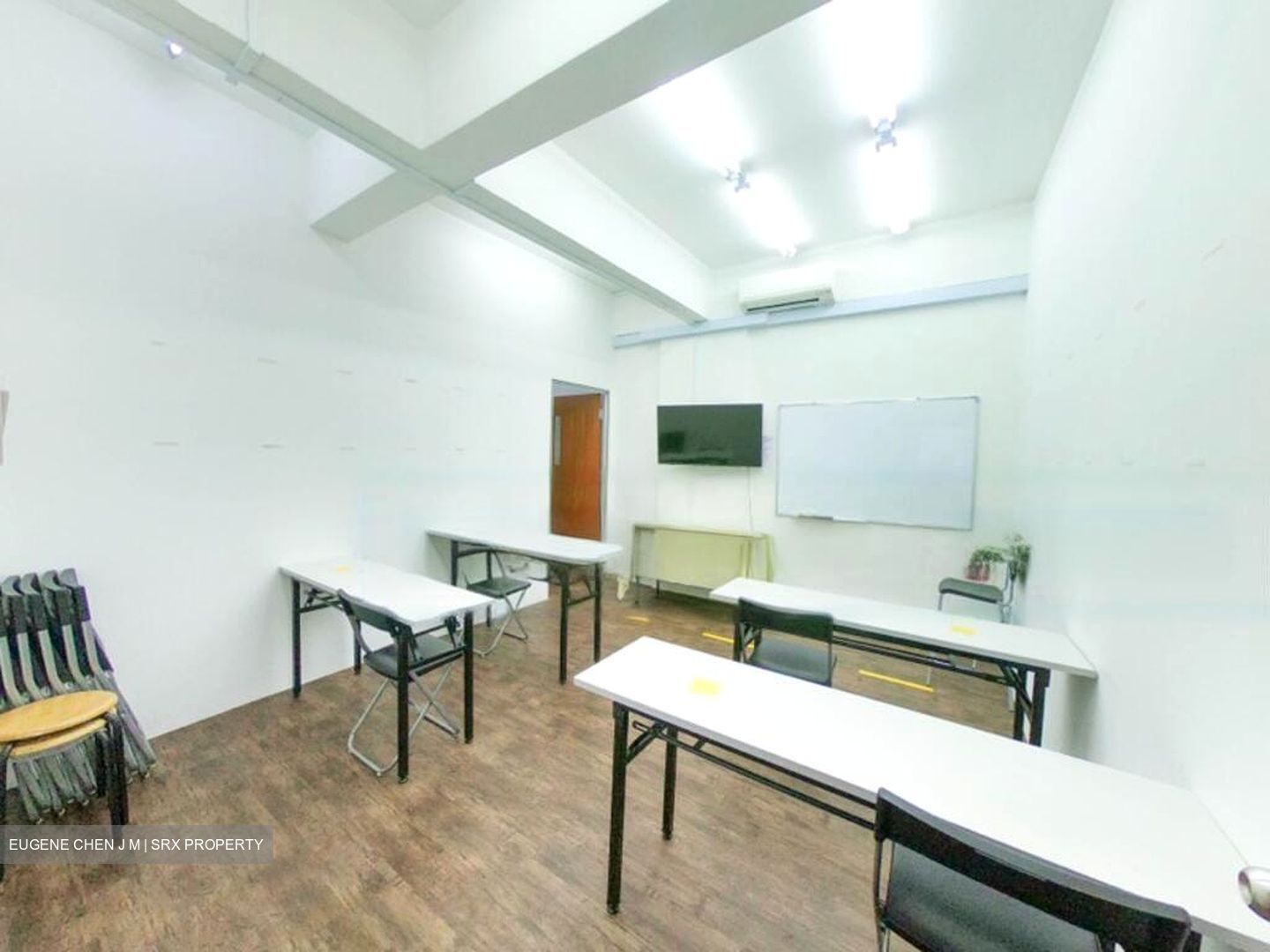 Jurong Gateway Road (D22), Office #468165271